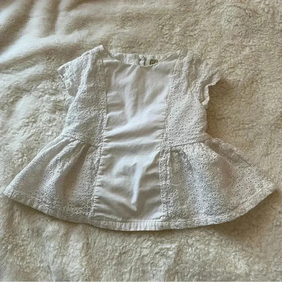 Genuine Kids from Oshkosh 2T peplum lace and button 100% cotton top​ - Picture 1 of 6